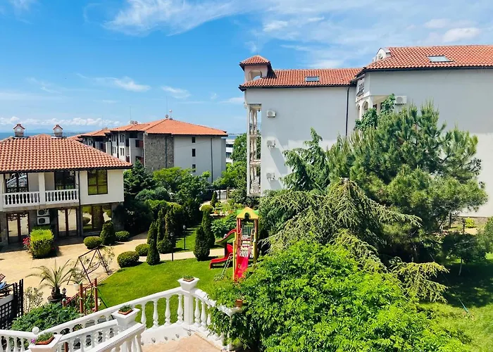 Marina K-s Triumph 公寓 *