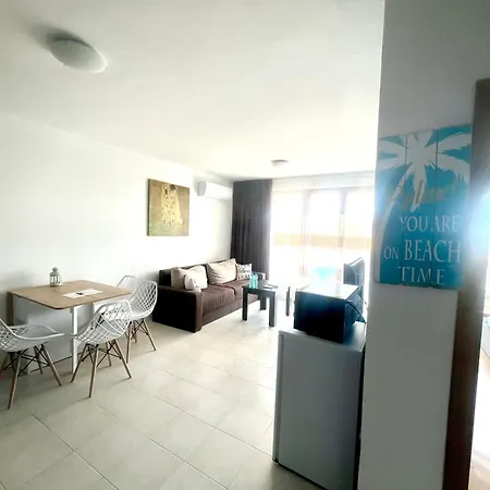 Marina K-s Triumph Apartament *