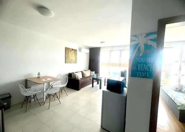 Marina K-s Triumph Apartament *